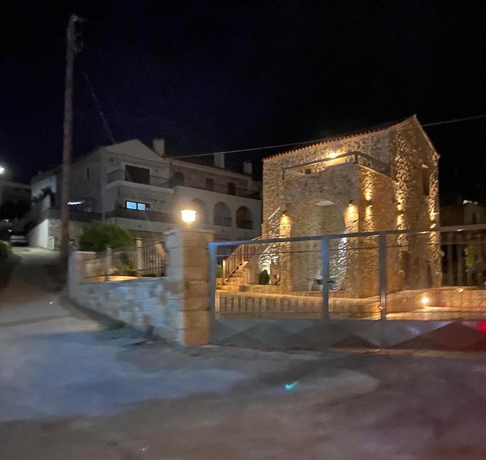 La Tore Di Montenegro Гитион Экстерьер фото