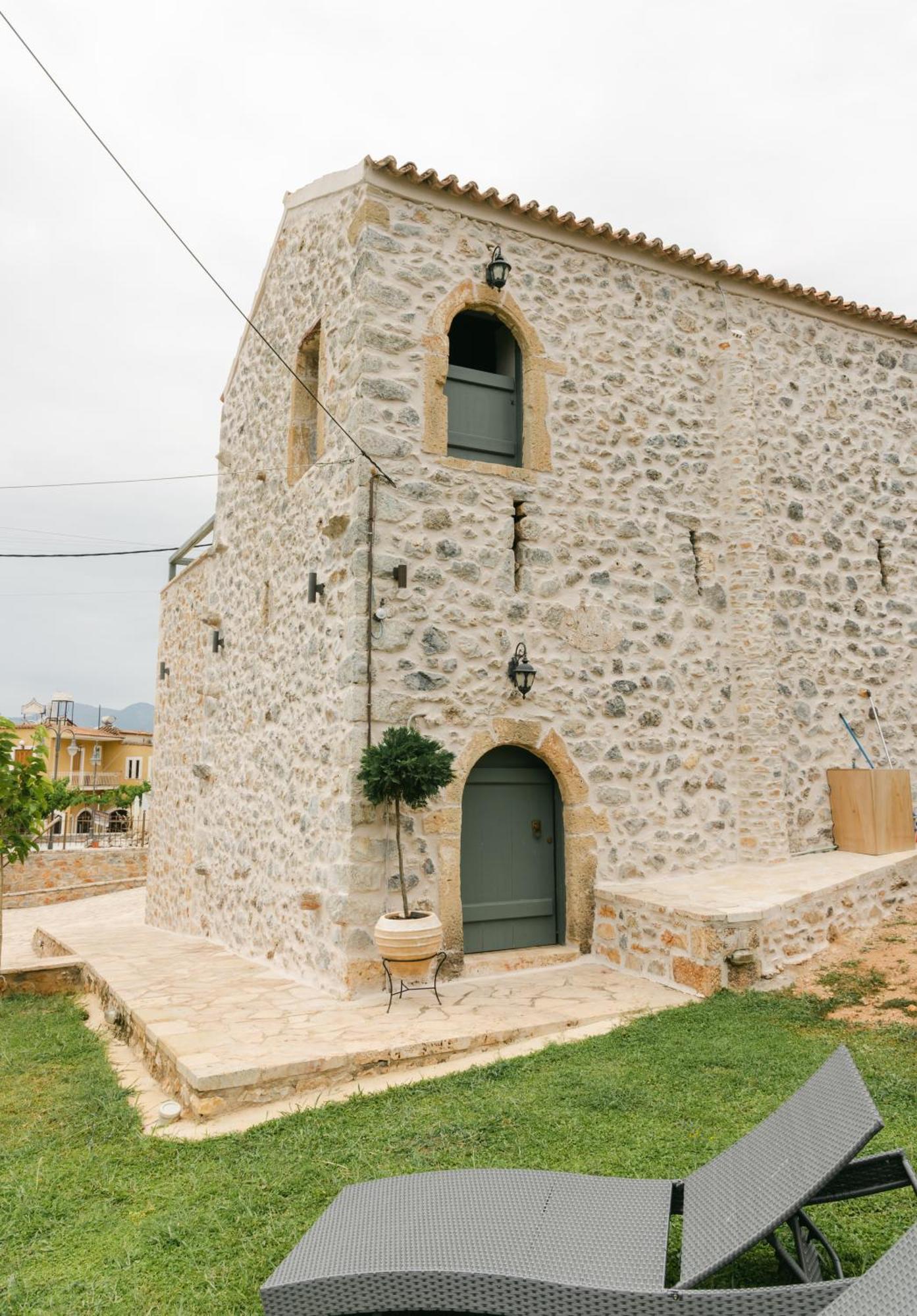 La Tore Di Montenegro Гитион Экстерьер фото